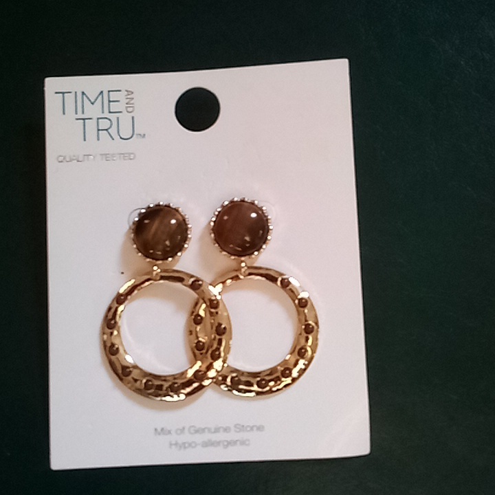 Time And Tru Earrings 15$